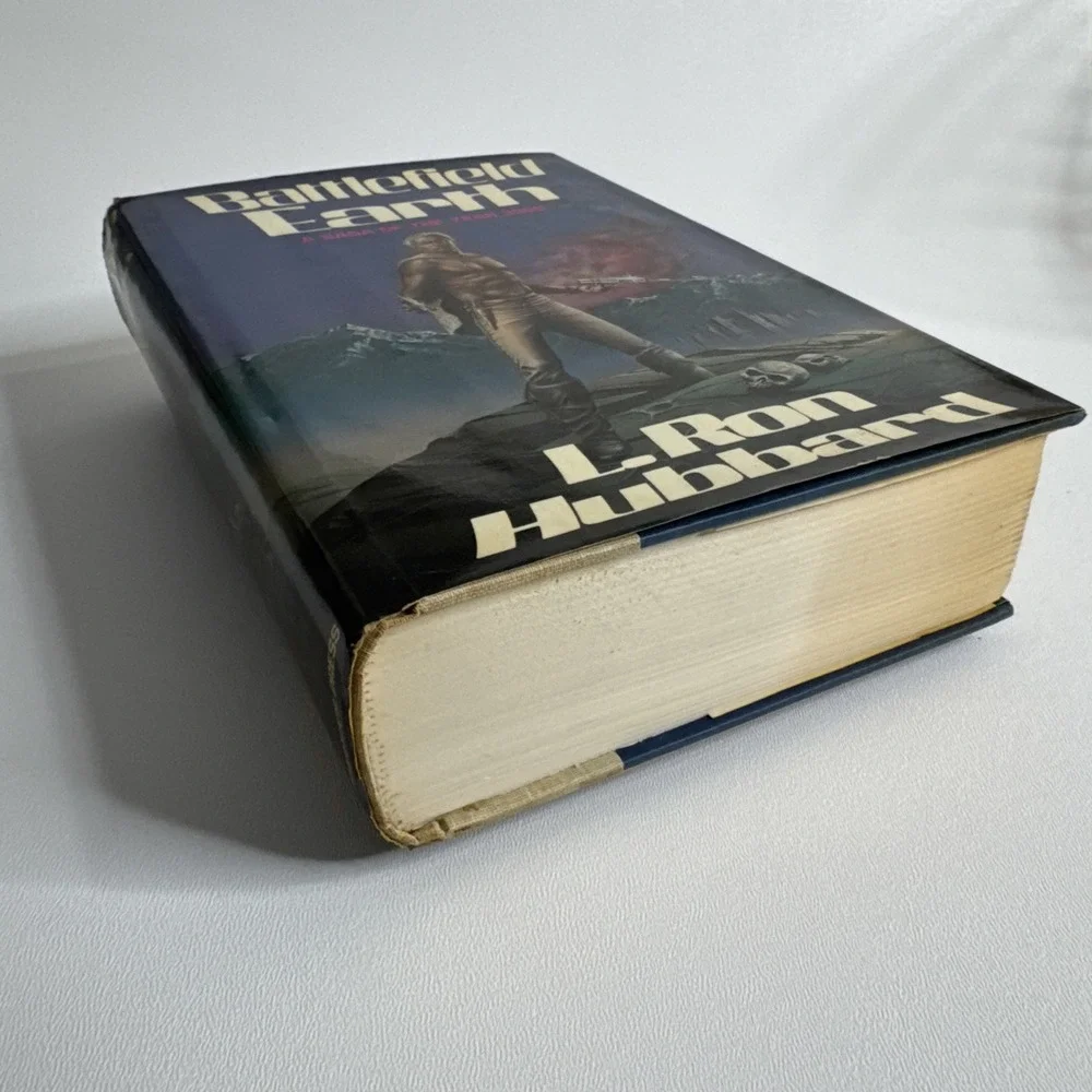 L. Ron Hubbard BATTLEFIELD EARTH‎ Hardcover 1982 Vintage Sci-Fi Fiction